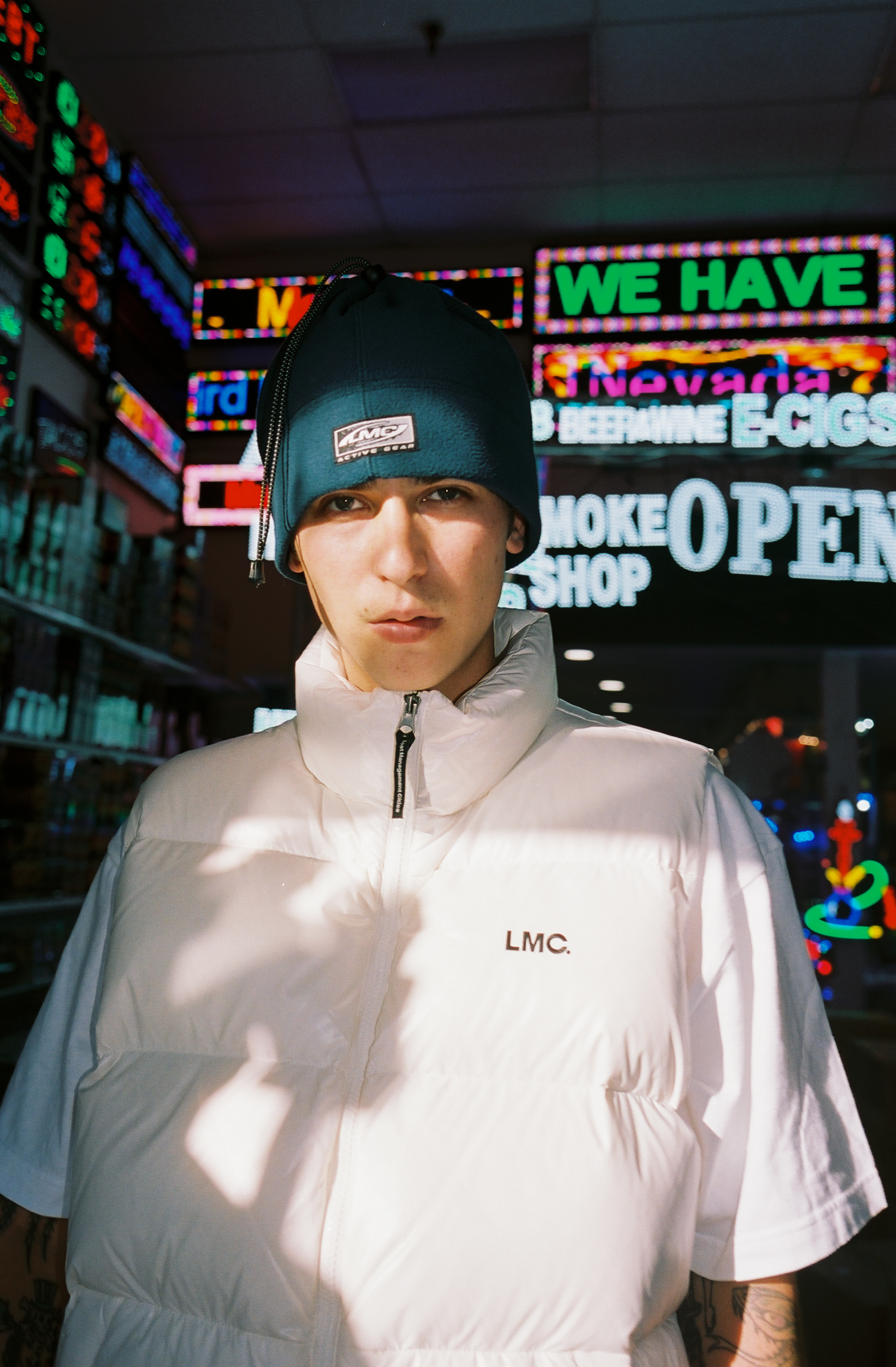 ☆韓国の人気☆【LMC】☆OG GLOSSY DUCK DOWN VES.T☆関税込☆ ☆韓国の人気☆【LMC】☆OG GLOSSY DUCK DOWN VES.T☆関税込