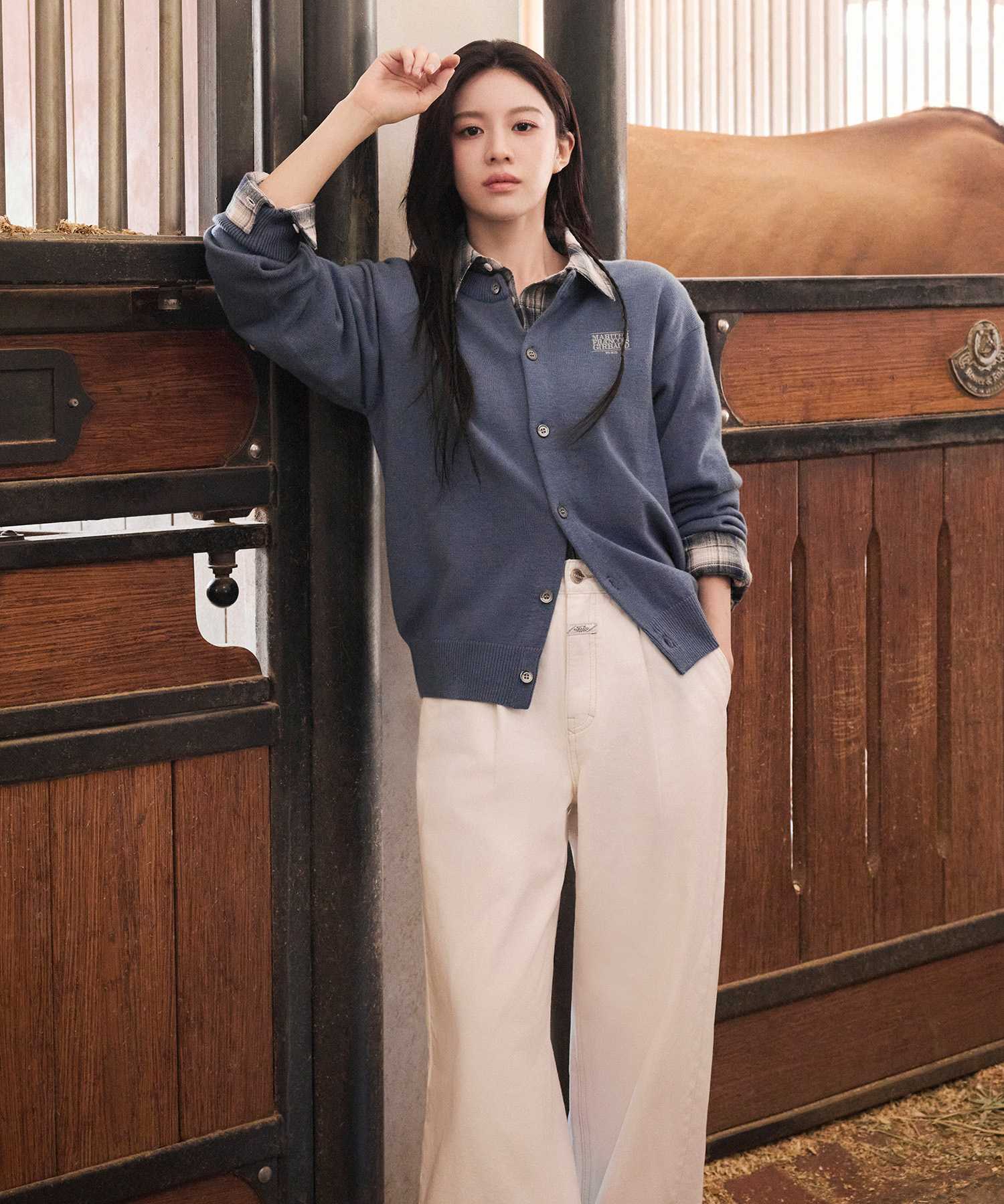 W LOW-WAIST TUCK WIDE DENIM PANTS ecru - MARITHÉ+FRANҪOIS