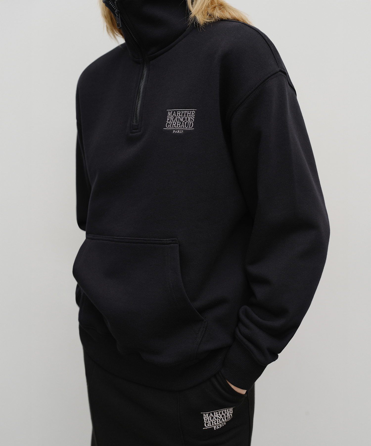 CLASSIC LOGO HALF ZIPUP SWEATSHIRT black - MARITHÉ+FRANҪOIS GIRBAUD