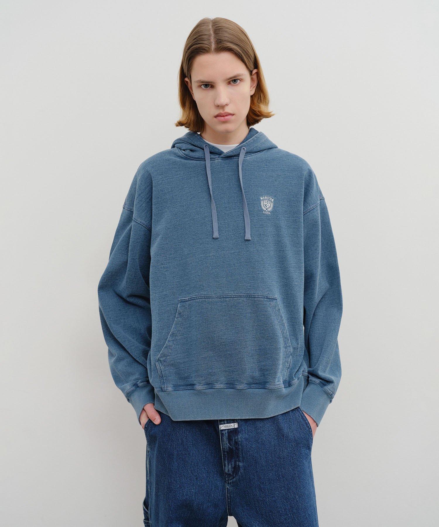 CREST LOGO GARMENT DYED OVERSIZED HOODIE blue