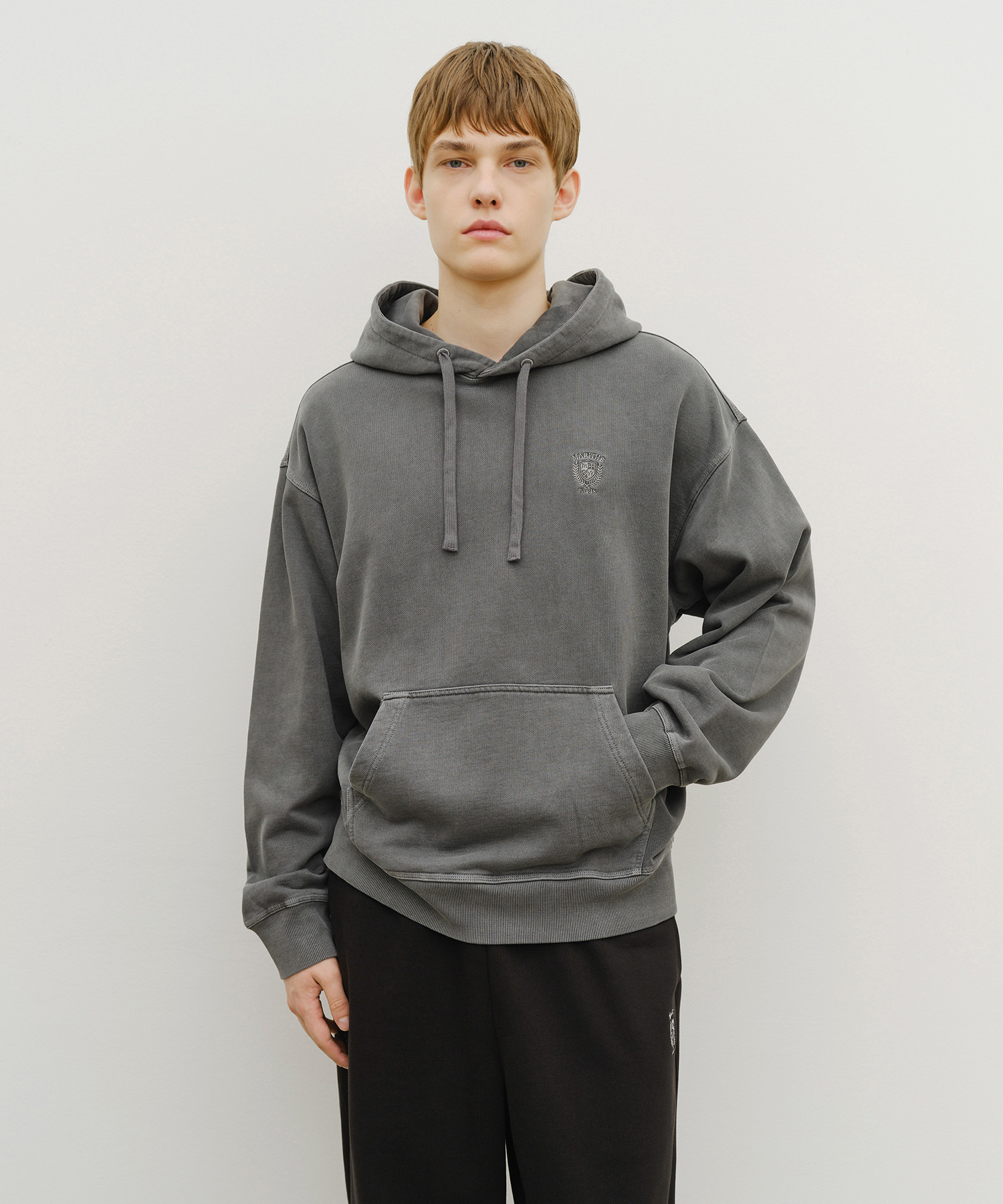 CREST LOGO GARMENT DYED OVERSIZED HOODIE charcoal