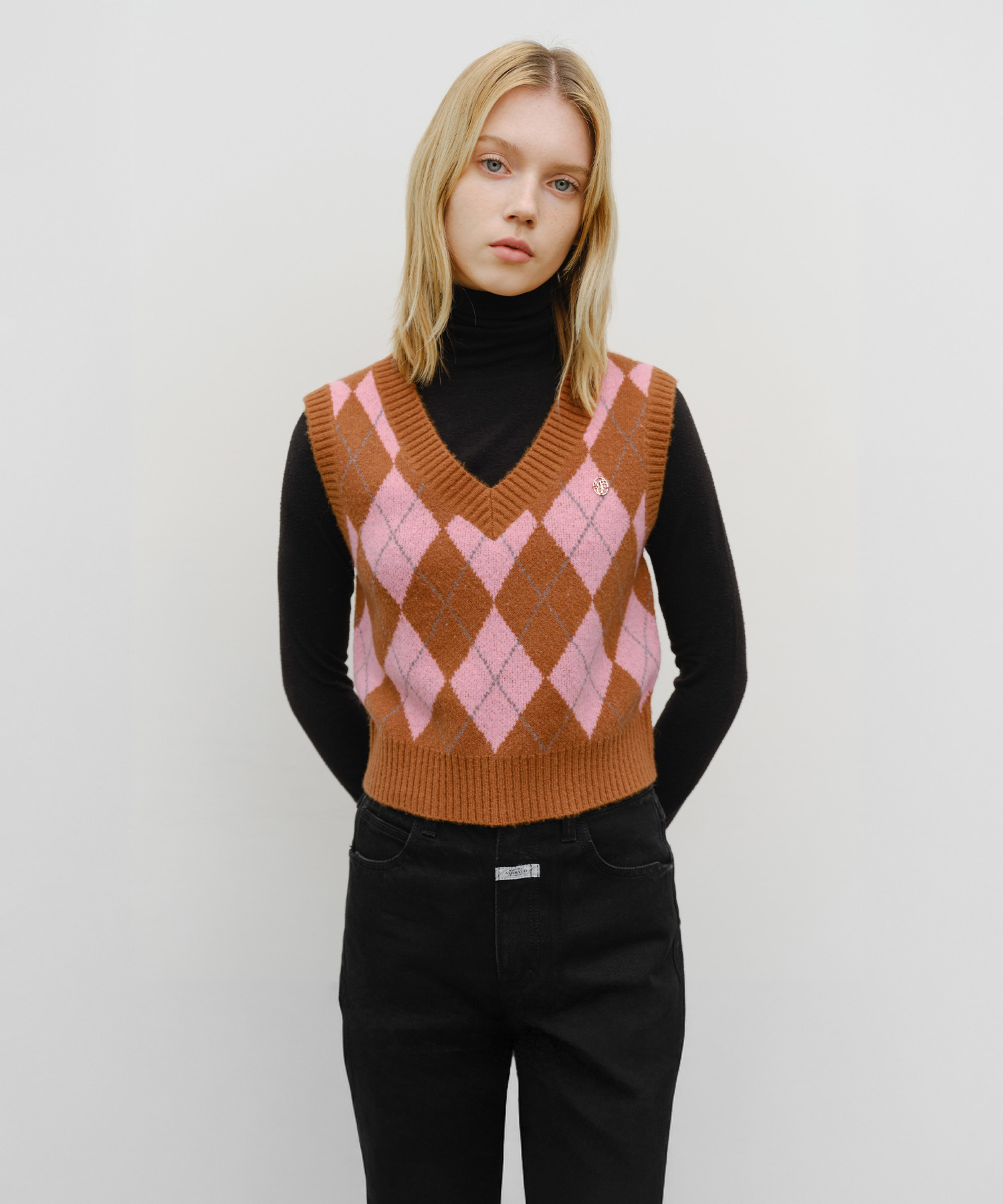 W ARGYLE V-NECK KNIT VEST beige