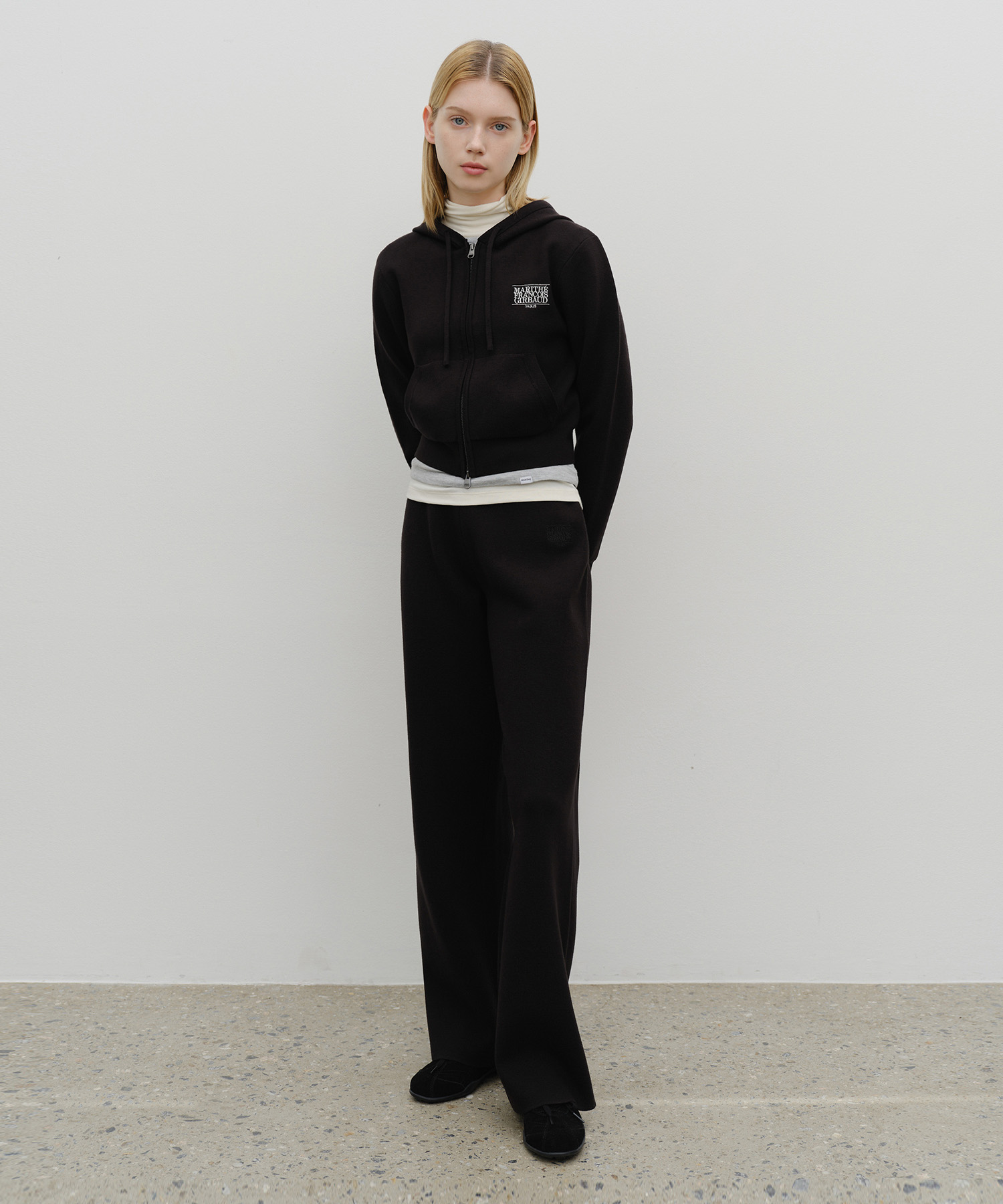 W CLASSIC LOGO CROP KNIT HOODIE ZIPUP black - MARITHÉ+FRANҪOIS GIRBAUD