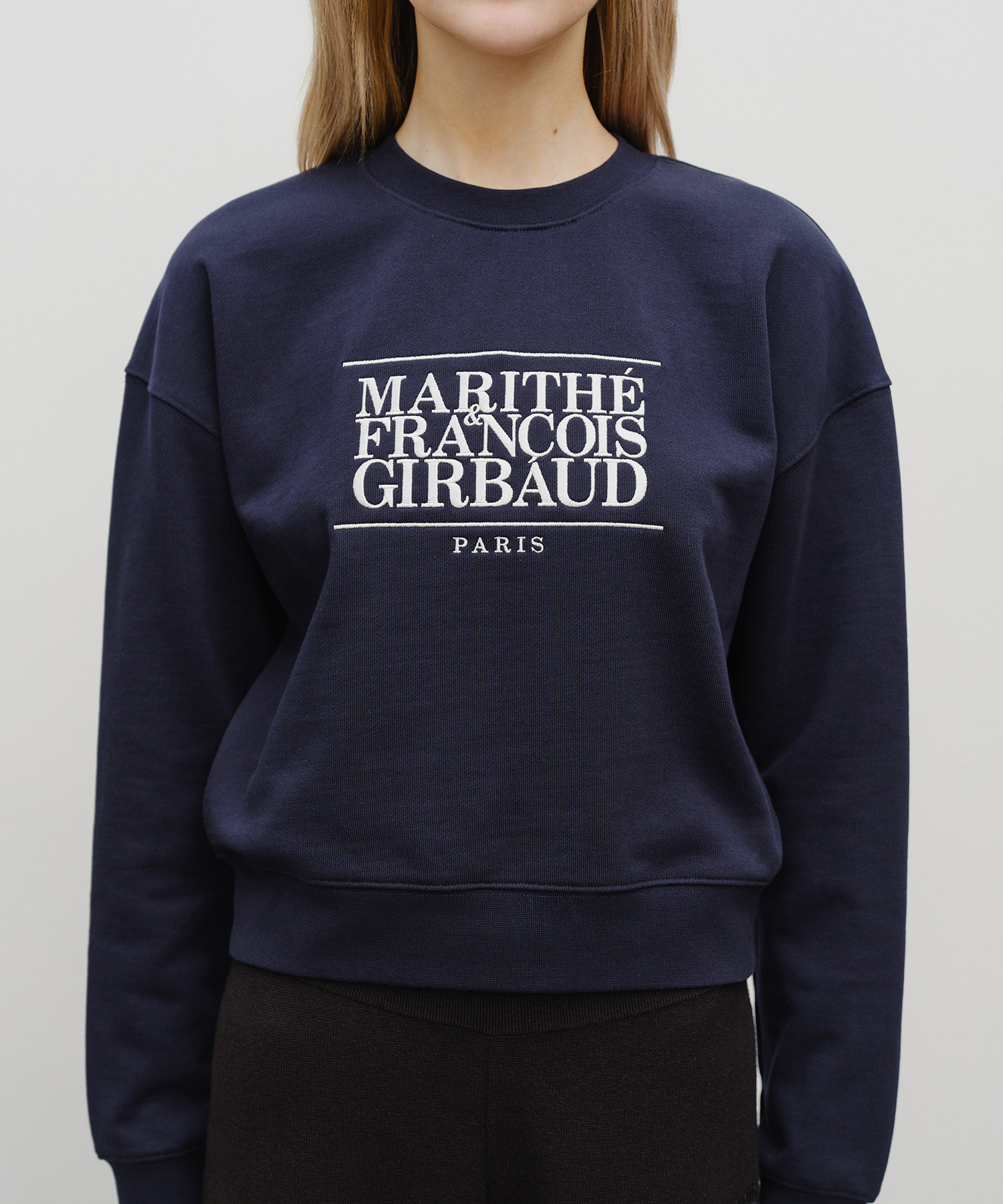 トップス W CLASSIC LOGO CROP SWEATSHIRT NAVY W CLASSIC LOGO CROP SWEATSHIRT navy - MARITHÉ+FRANҪOIS GIRBAUD