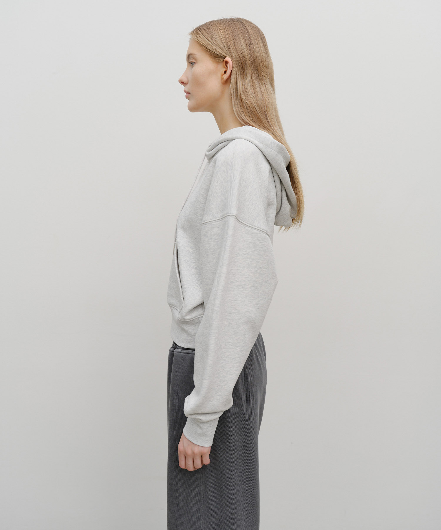 W SMALL CLASSIC LOGO CROP HOODIE light heather gray - MARITHÉ+