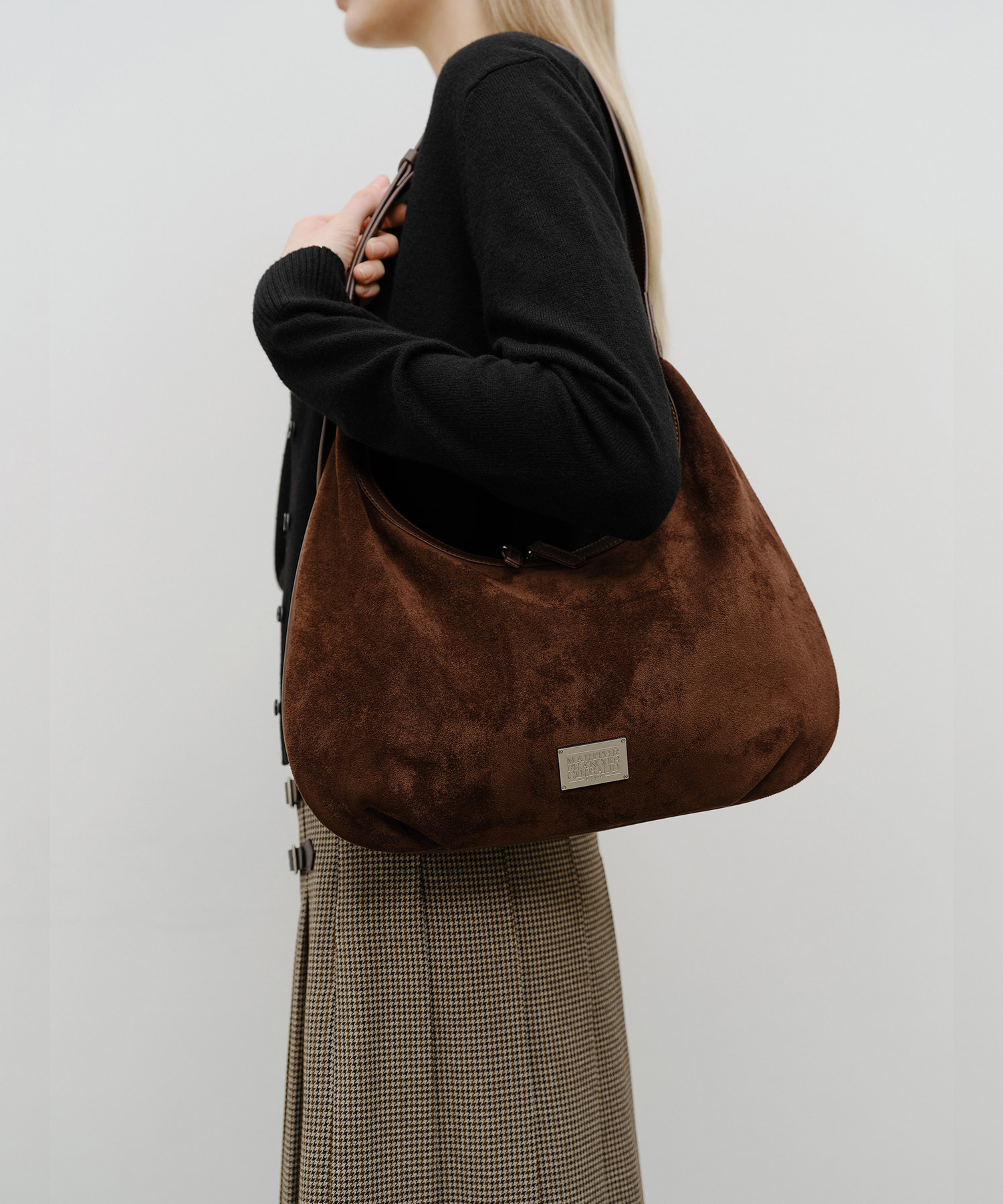 CLASSIC LOGO ROUND SUEDE SHOULDER BAG brown - MARITHÉ+FRANҪOIS GIRBAUD