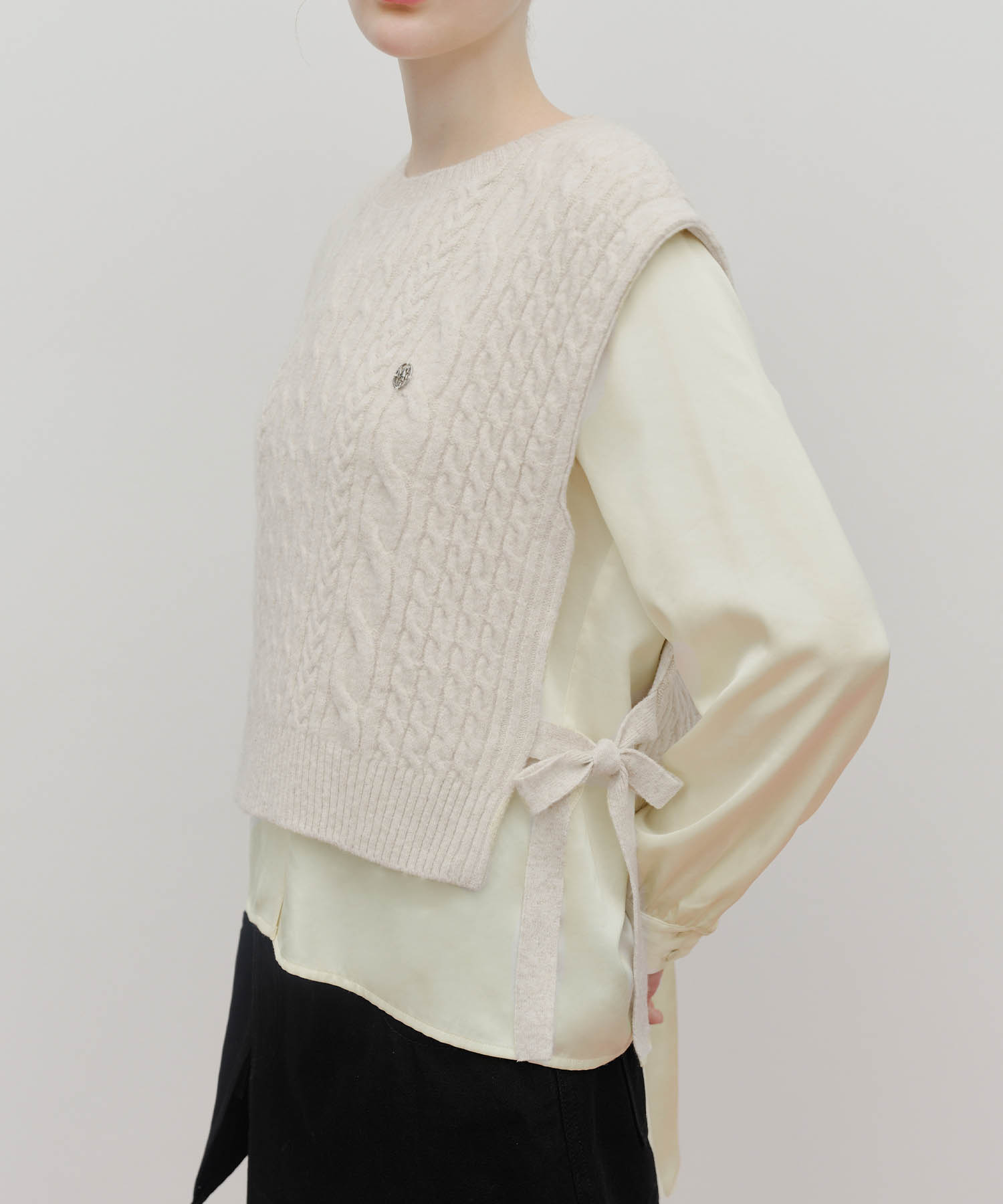 W SIDE RIBBON KNIT VEST ivory - MARITHÉ+FRANҪOIS GIRBAUD