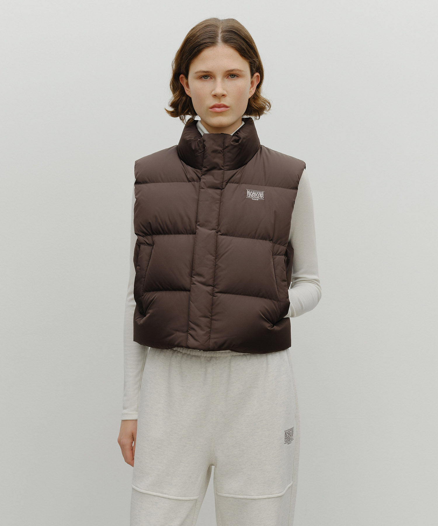 W CLASSIC LOGO CROP DOWN VEST dark brown - MARITHÉ+FRANҪOIS GIRBAUD