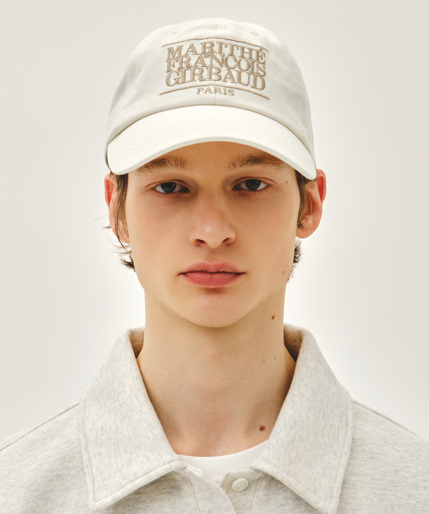 CLASSIC LOGO COVERED CAP ivory - MARITHÉ+FRANҪOIS GIRBAUD
