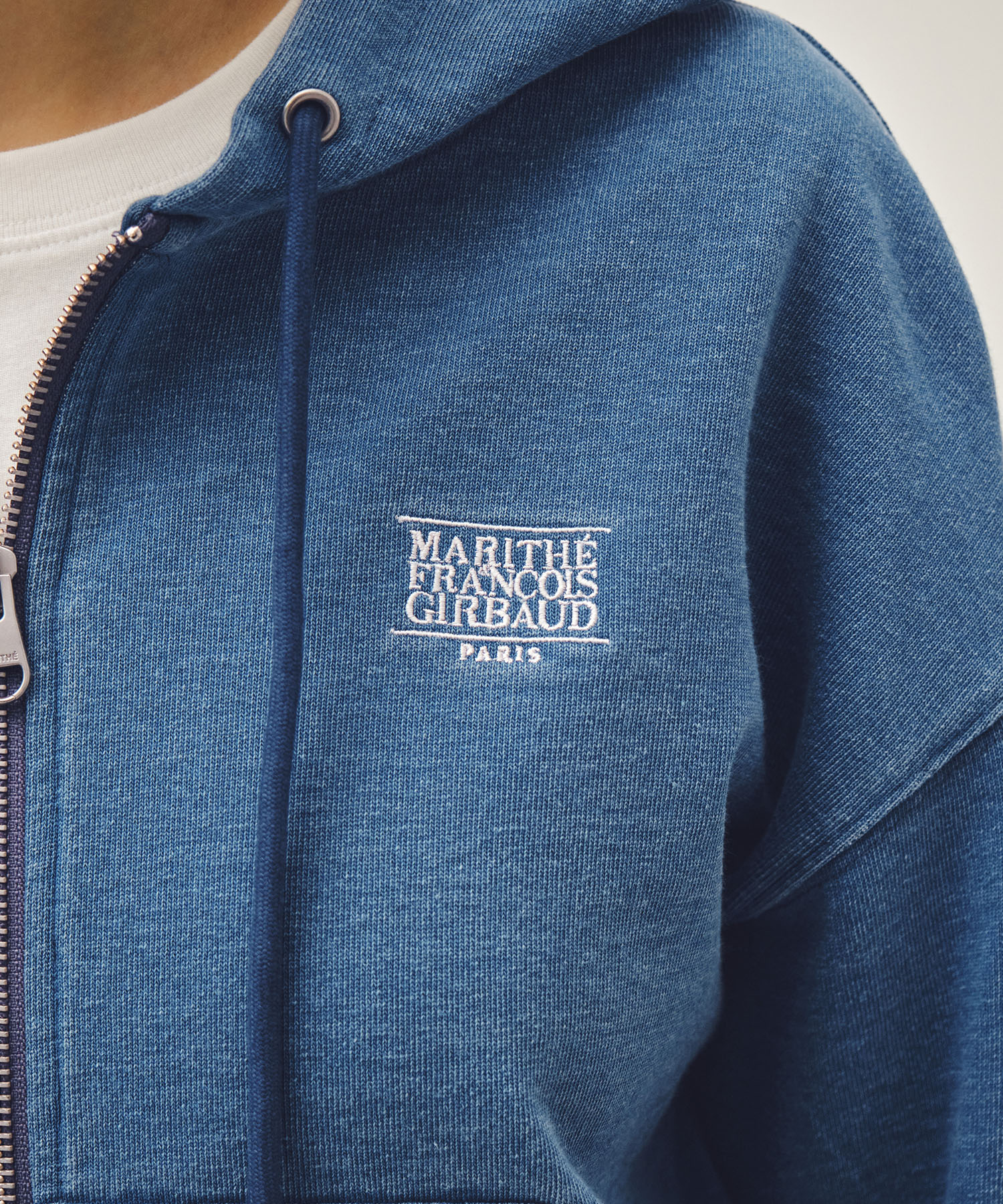 W BACK CLASSIC LOGO CROP HOODIE ZIPUP blue - MARITHÉ+FRANҪOIS GIRBAUD