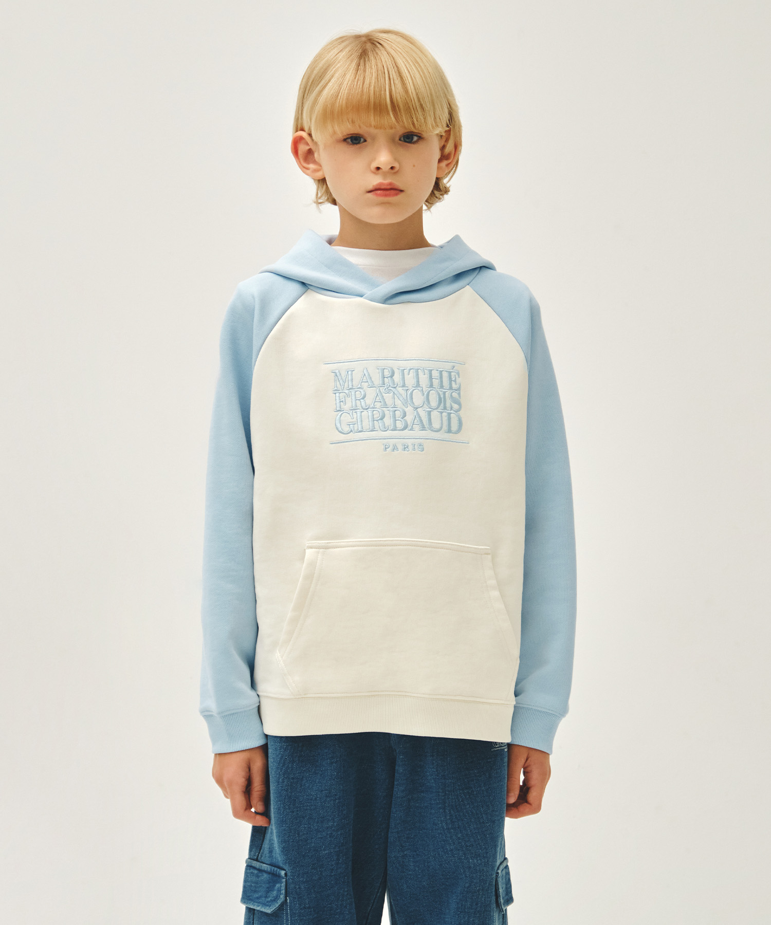 KIDS CLASSIC LOGO COLOR BLOCK RAGLAN HOODIE light blue - MARITHÉ ...