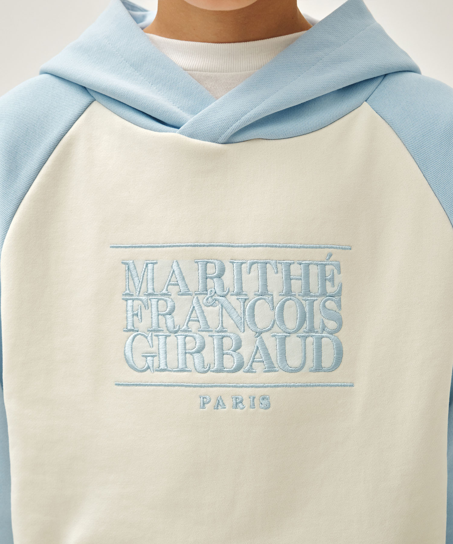 KIDS CLASSIC LOGO COLOR BLOCK RAGLAN HOODIE light blue - MARITHÉ ...